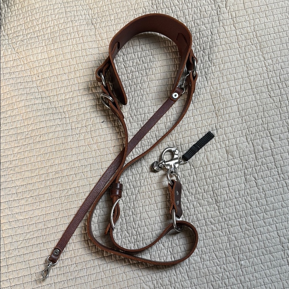 Hold Fast Money Maker single leather camera strap size small new condition